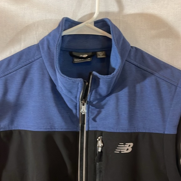New Balance men’s waterproof vest - Picture 3 of 5